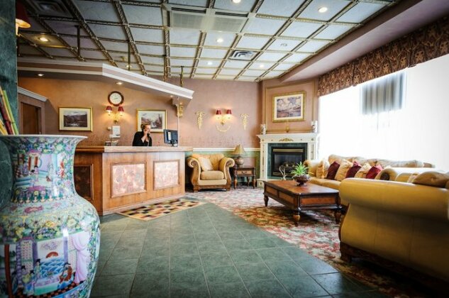 Peterborough Inn & Suites Hotel - Photo4