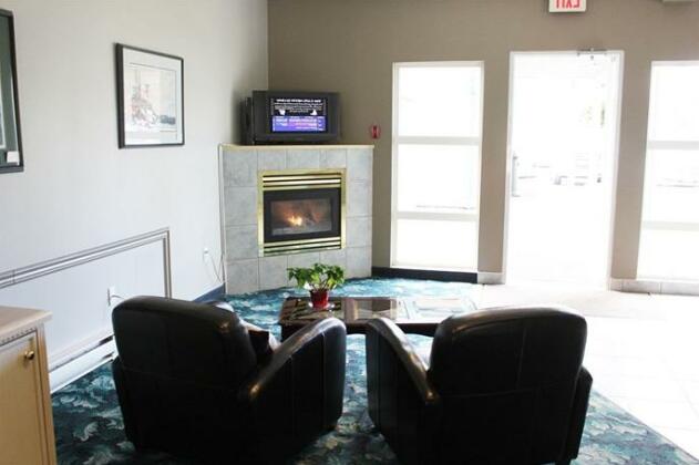 The Quarterdeck Inn & Marina Resort - Photo3