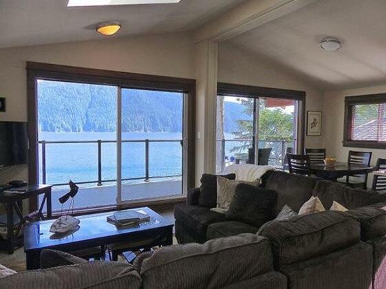 Hera's Cove - Photo5