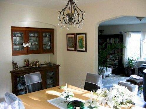 Charm of Qualicum Bed and Breakfast - Photo4