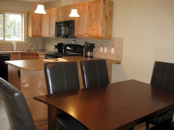 Radium Vacation Rental 3 Bedroom Townhome with Views - Photo5