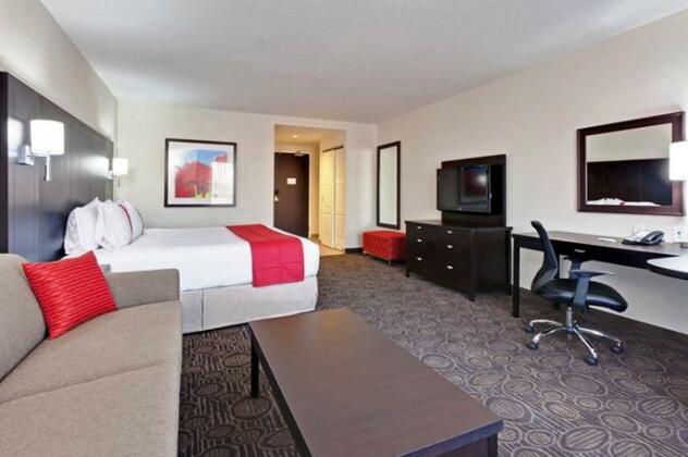 Holiday Inn Hotel & Suites Red Deer - Photo2