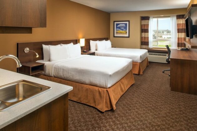 Microtel Inn & Suites by Wyndham Red Deer - Photo2