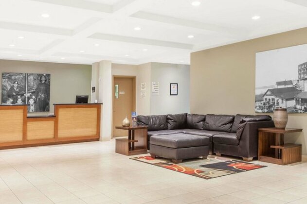 Super 8 by Wyndham Red Lake ON - Photo4