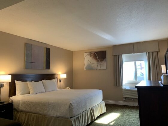 Days Inn & Suites by Wyndham Revelstoke - Photo5