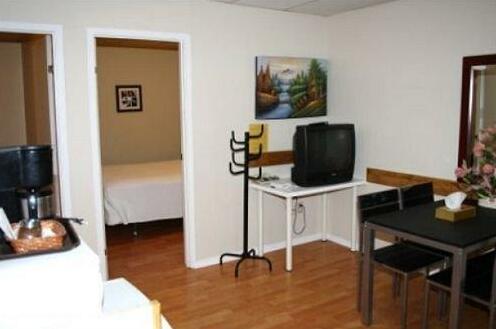 Revelstoke Gateway Inn - Photo4