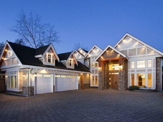 Vancouver Airport Luxury House