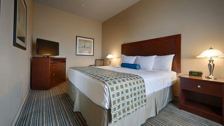 Rimbey Ridge Hotel & Suites - Photo3