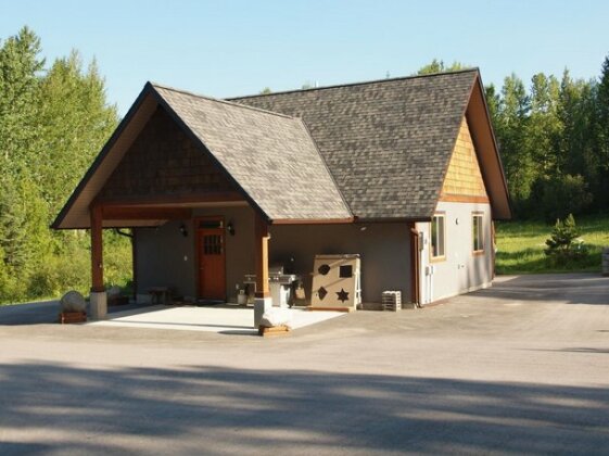 Mountain Town Properties Aladar's Guest Cabin
