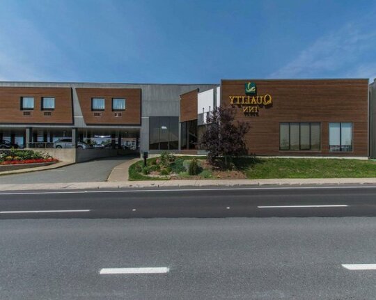 Quality Inn Rouyn-Noranda - Photo2