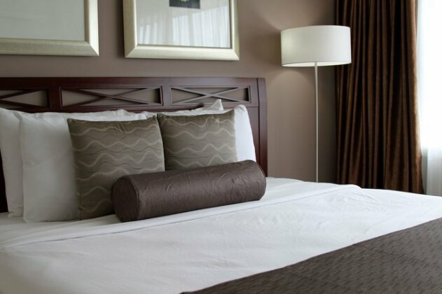 Red Lion Inn and Suites Victoria - Photo5