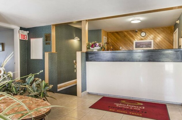 Econo Lodge Inn & Suites Saint John - Photo4