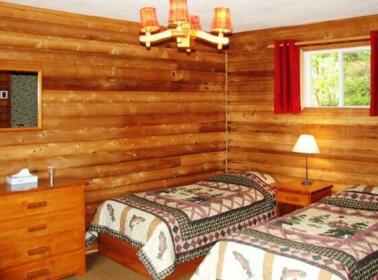 Kan-A-Mouche Pourvoirie Auberge et Chalets