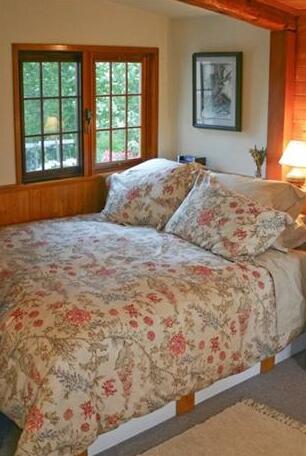 Fernwood Cottage Bed and Breakfast - Photo2