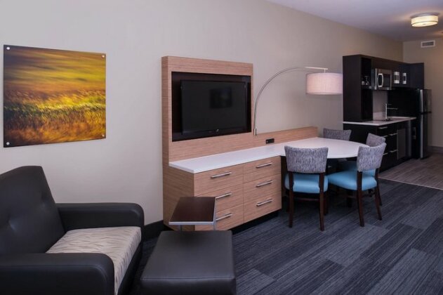 TownePlace Suites by Marriott Saskatoon - Photo5