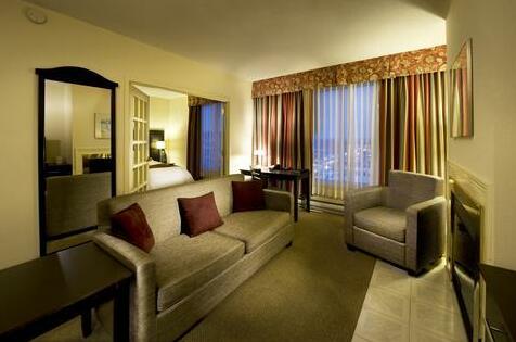 Delta Hotels by Marriott Sherbrooke Conference Centre - Photo4