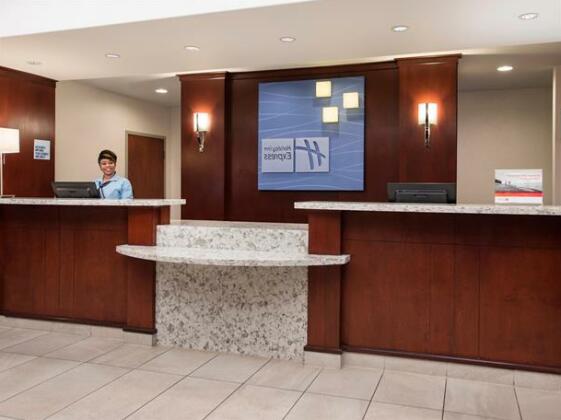 Holiday Inn Express Hotel & Suites Sherwood Park-Edmonton Area - Photo2