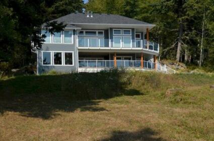 Sheringham Oceanfront Suite by BC Island Vacation Homes