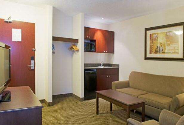 Holiday Inn Express Hotel & Suites - Slave Lake - Photo5