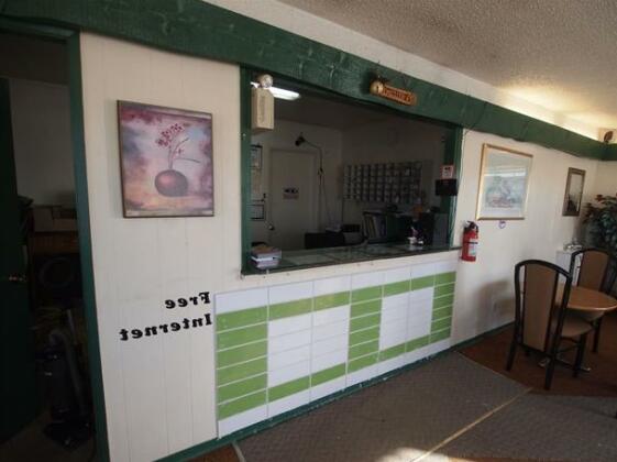 Lakeside Motor Inn - Photo2