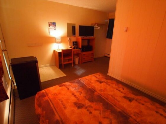Lakeside Motor Inn - Photo5