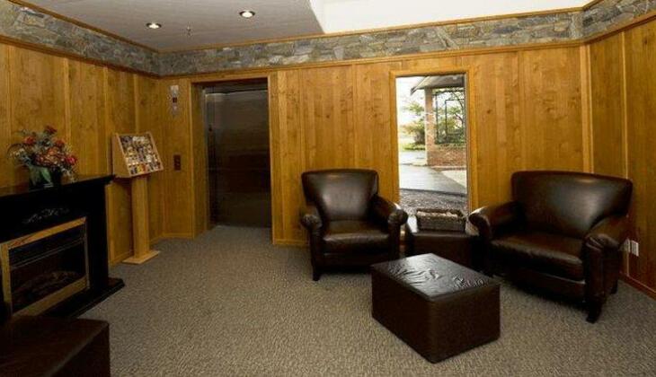 Prestige Hudson Bay Lodge - Photo4
