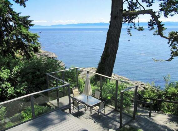 Otter Point House by BC Island Vacation Homes - Photo4