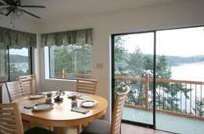 Sooke Breakaway Vacations - Photo5