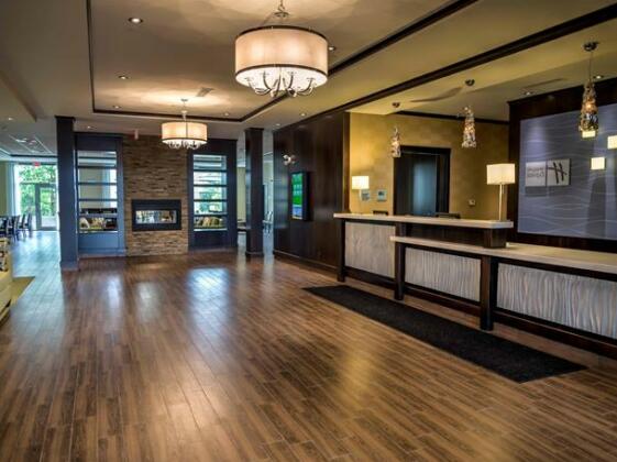 Holiday Inn Express & Suites Spruce Grove - Stony Plain - Photo3
