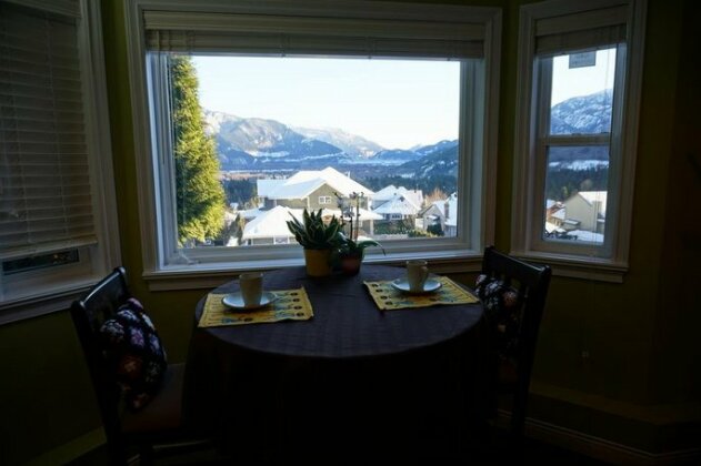 Squamish Highlands Bed & Breakfast - Photo3