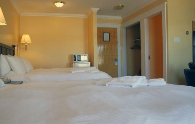 Grenfell Heritage Hotel & Suites - Photo4