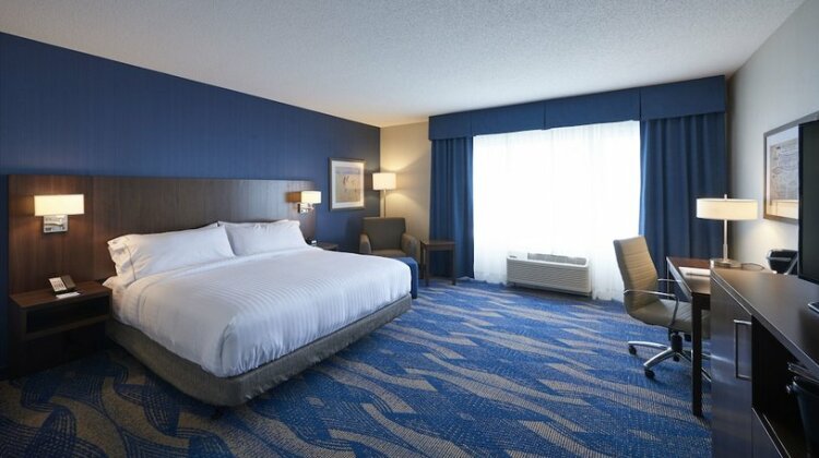 Holiday Inn Express & Suites St John's Airport - Photo4