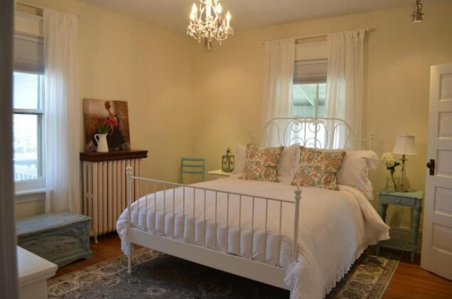 Magnolia House Bed & Breakfast - Photo3