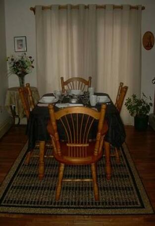 Elizabeth's Bed and Breakfast - Photo4