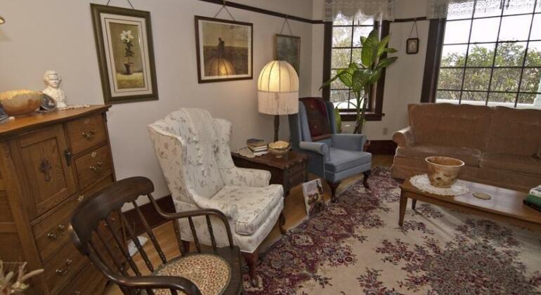 Sproule Heritage Bed & Breakfast - Photo4
