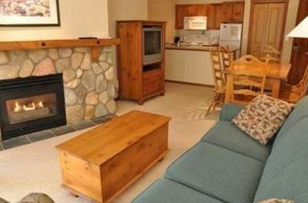 Fireside Lodge by Bear Country - Photo3