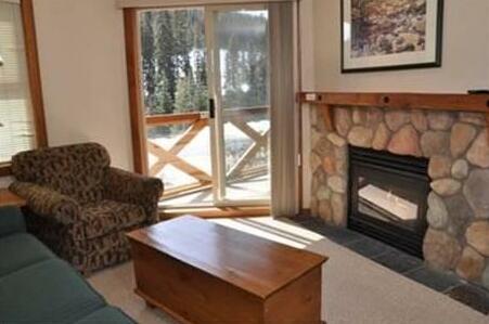 Fireside Lodge by Bear Country - Photo5