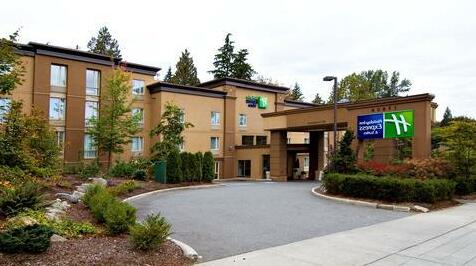 Holiday Inn Express Hotel and Suites Surrey - Photo2