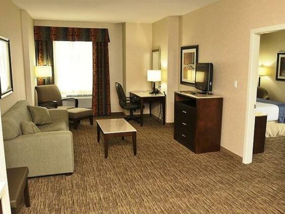 Holiday Inn Hotel & Suites Surrey East - Cloverdale - Photo3