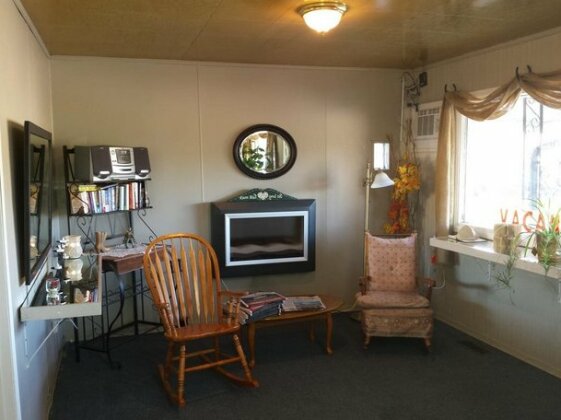New Country Motel - Photo2