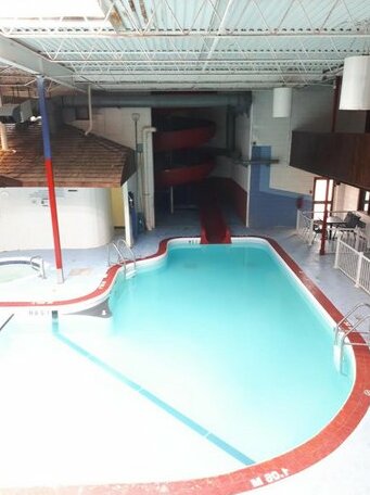 Westwood Inn Hotel and Indoor Water Park - Photo2