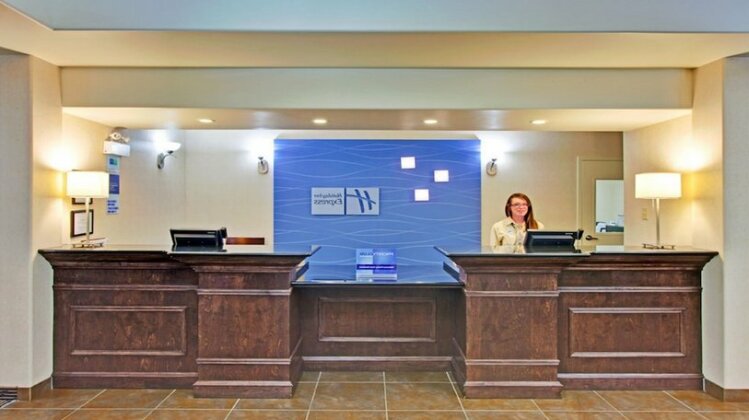 Holiday Inn Express Hotel & Suites Swift Current - Photo2