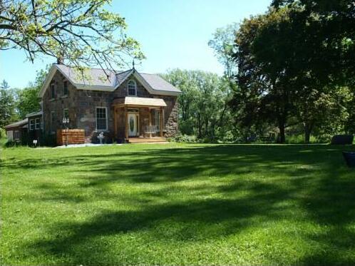Red Fox Acres Bed & Breakfast - Photo2