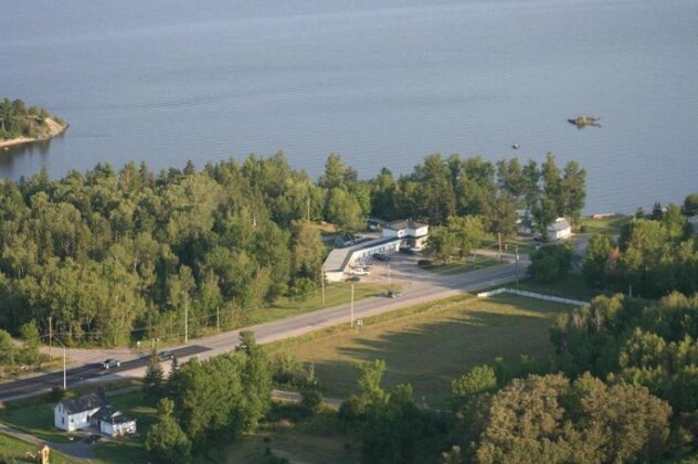 Edgewater Motel and Campground - Photo2