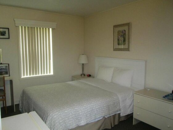 Edgewater Motel and Campground - Photo3