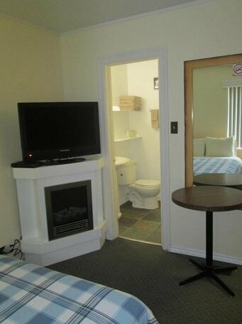 Edgewater Motel and Campground - Photo4