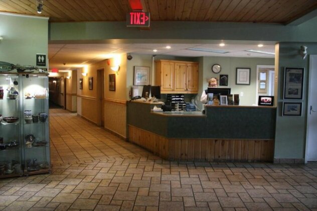 Cedar Meadows Resort & Spa - Photo4