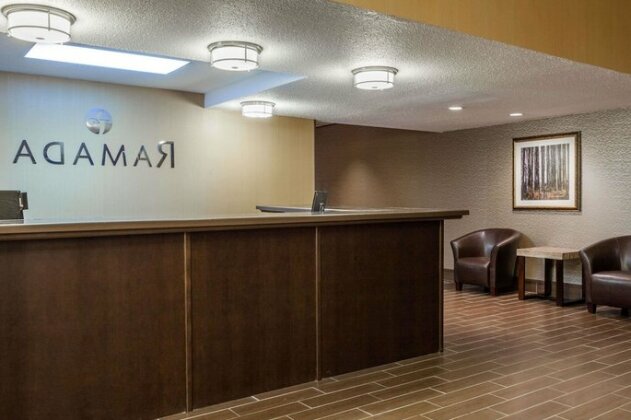 Ramada by Wyndham Timmins - Photo3