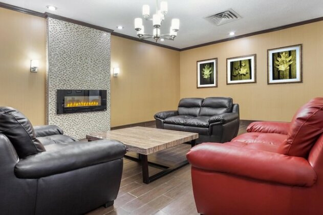 Ramada by Wyndham Timmins - Photo4