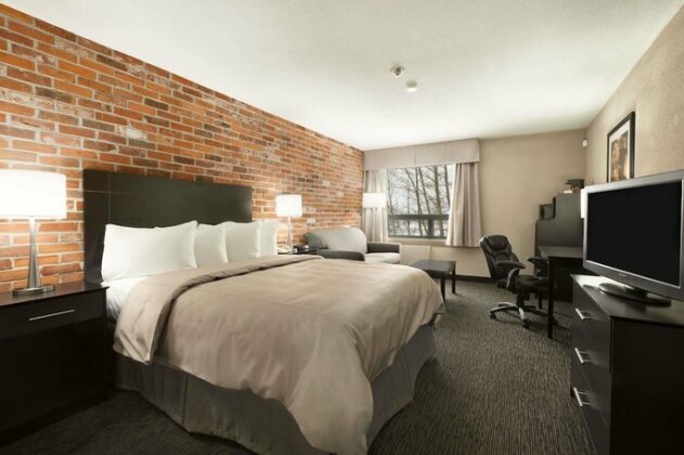 Super 8 by Wyndham Timmins ON - Photo2